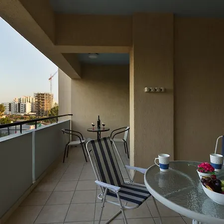 Apartment Mackenzie Sea View *