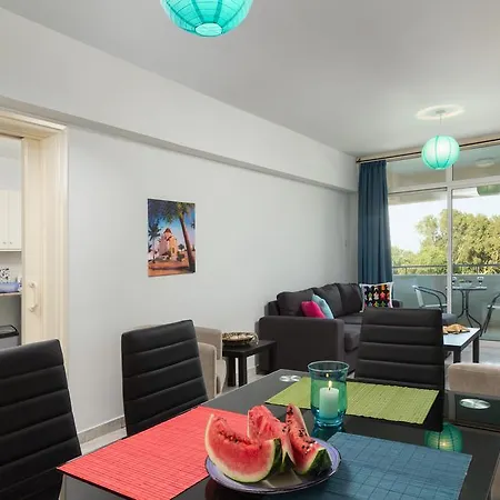 Apartment Mackenzie Sea View Larnaca
