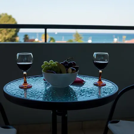 Apartment Mackenzie Sea View *